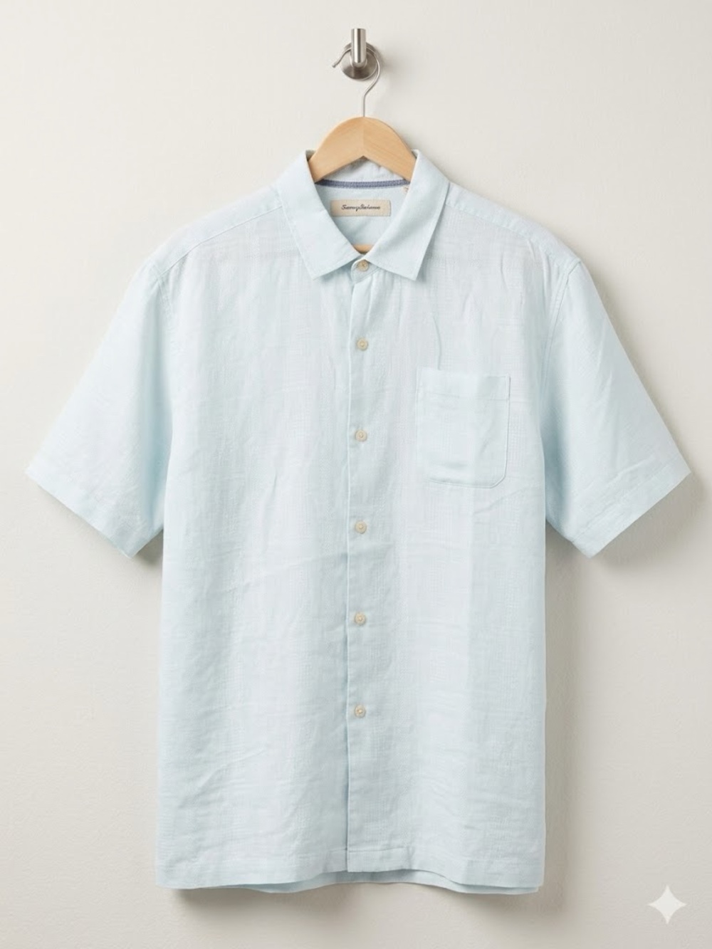 EUC 100% linenTommy Bahama Light Blue Short-Sleeve Button-Down Shirt